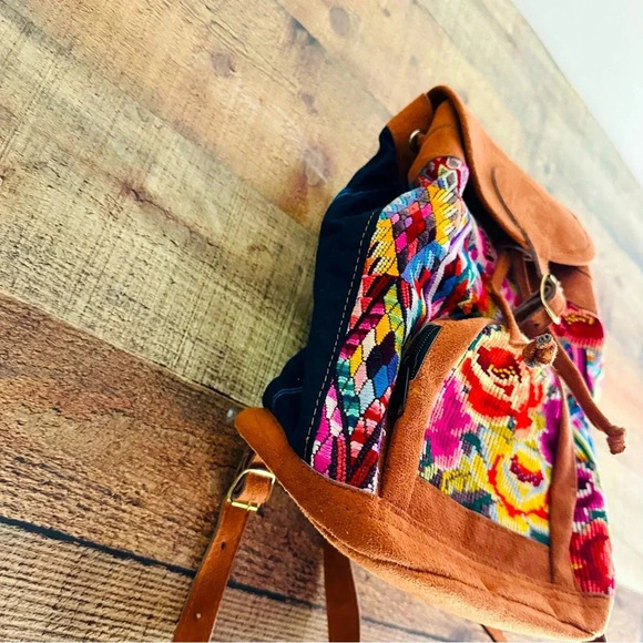 NWOT Guatemalan Embroidered Huipil Leather Backpack - Picture 4 of 9